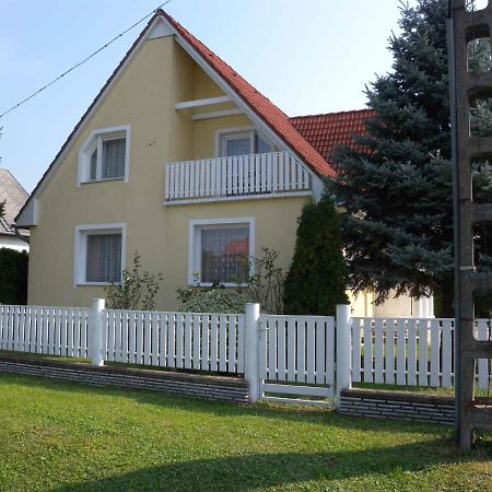 Apartments In Felsopahok/Balaton 19019 외부 사진