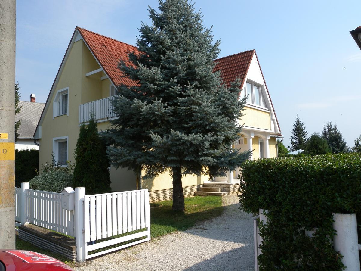 Apartments In Felsopahok/Balaton 19019 외부 사진